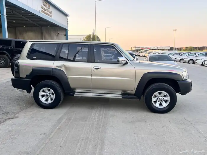 نيسان فتكGL موديل 2016 5