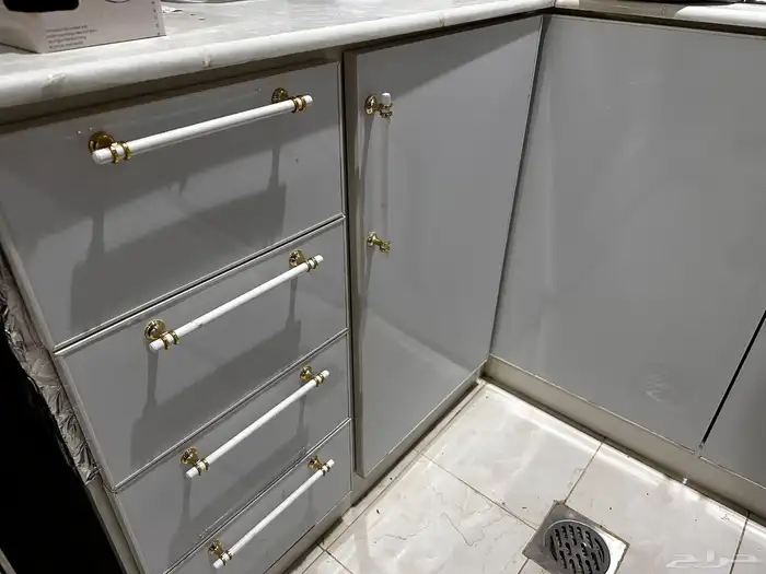 دولاب مطبخ جديد استعمال عام فقط مع الرخامة و الحوض 2