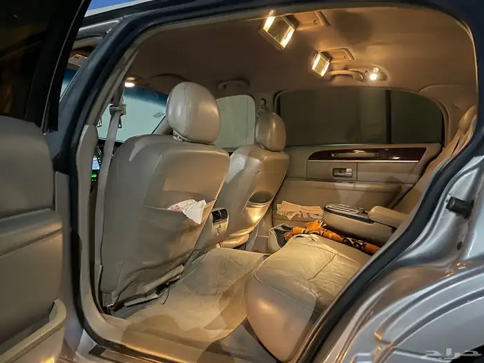 Lincoln Town Car   Executive (لارج) 24