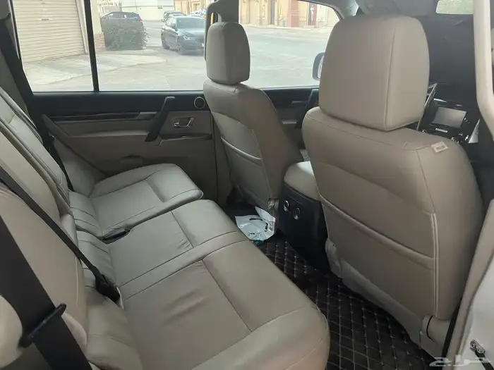 جيب باجيرو ميتسوبيشي للبيع 2020 5