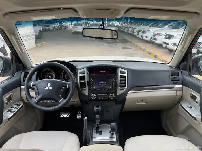 باجيرو 2022 بنزين فل كامل نظيف جدا لدى قمة الاطلال 39