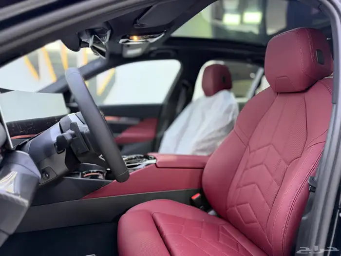 بي ام دبليو M520i 2