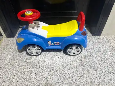 عربية وكرسي أطفال وألعاب index