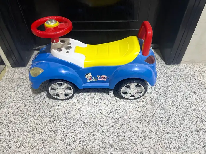 عربية وكرسي أطفال وألعاب 5