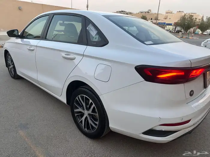 للبيع جيلي امجراند2023 بدي وكاله. 11