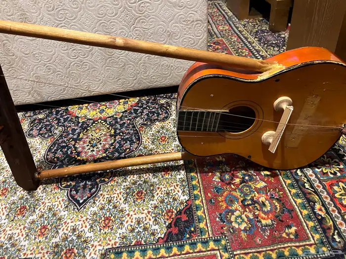 سمسميه للبيع على شكل قيتار 2