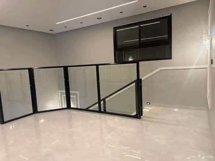 فيلا مع شقه للبيع بشرق الاسكان 2