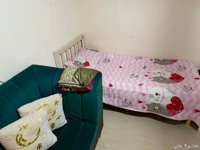 اغراض شقه للبيع غرفة نوم حاله ممتازه واطفال ومطبخ و2 مجلس 11