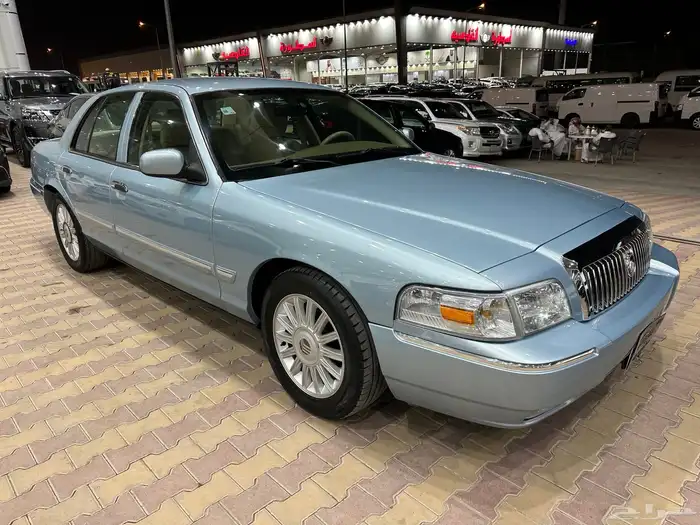 جراند ماركيز موديل 2011 نظيف 2