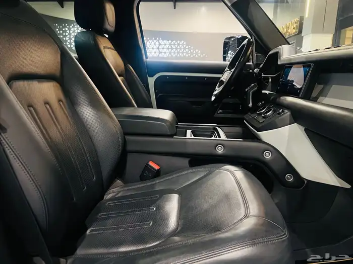 لاند روفر ديفندر 2020 HSE (بحالة ممتازة) 12