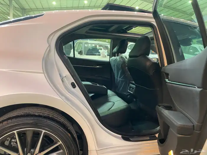 تويوتا كامري 2024 فل لومير وارد الصين ( بنزين ) 4 سلندر 18