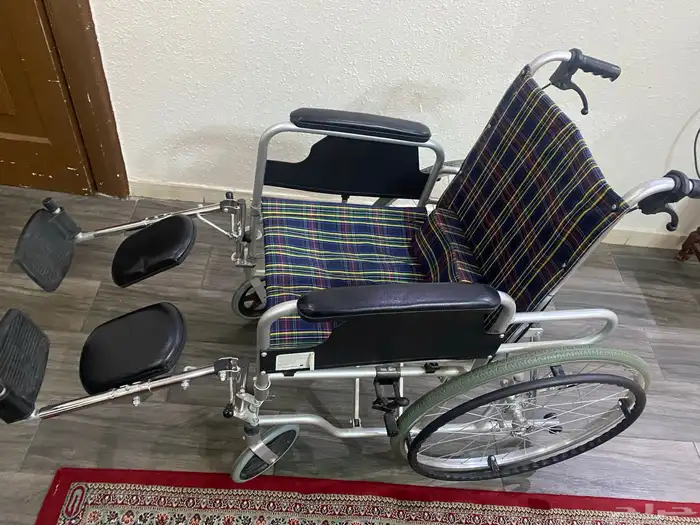 للبيع عربية خاصة بالمعاقين   حالة ممتازة 1