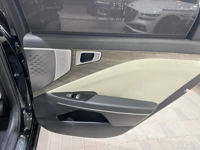 كيا كي 8 2022 نصف فل ( بنزين) 2.5L 17