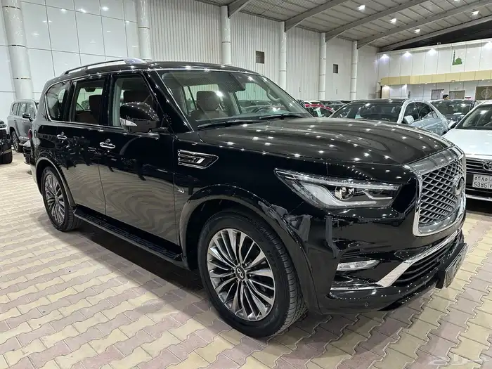 انفنيتي QX80 موديل 2018 فل كامل نظيف جدآ ممشى قليل 2