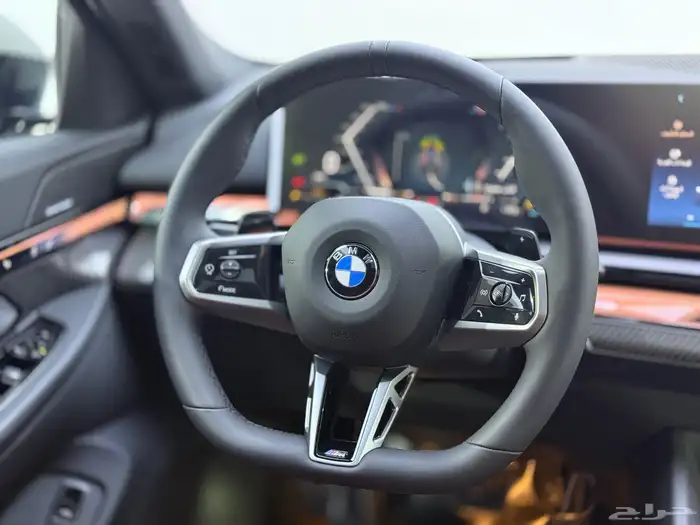 بي ام دبليو M520i 5