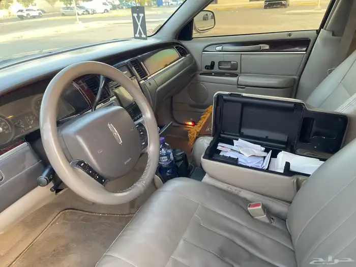 Lincoln Town Car   Executive (لارج) 18