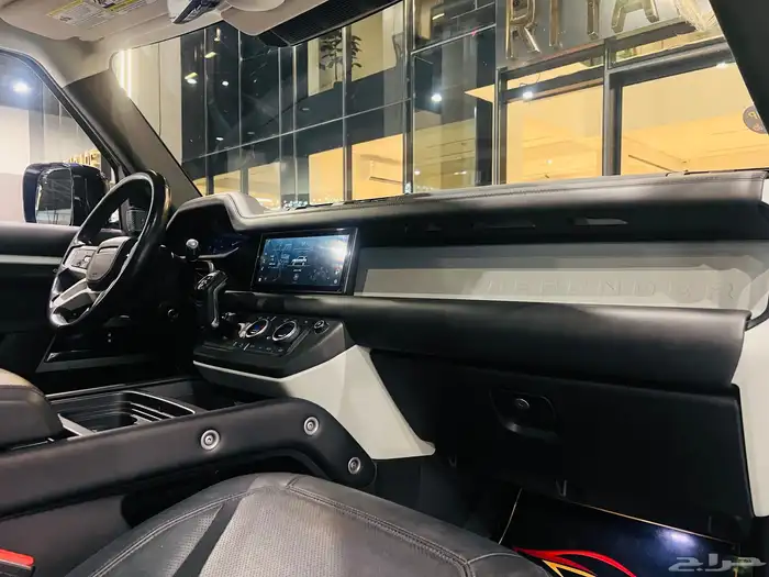 لاند روفر ديفندر 2020 HSE (بحالة ممتازة) 13