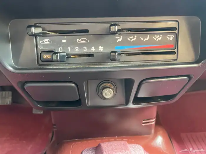 نيسان- ددسن-2013-غمارتين- بنزين-GL- قير عادي- بدون دبل- مخزن 38