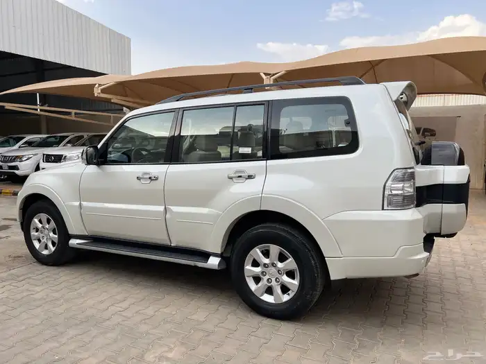 باجيرو 2022 بنزين فل كامل نظيف جدا لدى قمة الاطلال 20