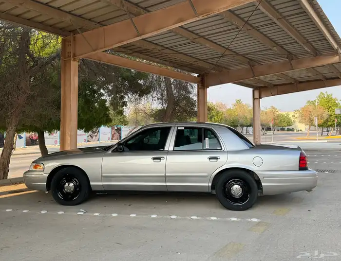 فورد فكتوريا 2005 2