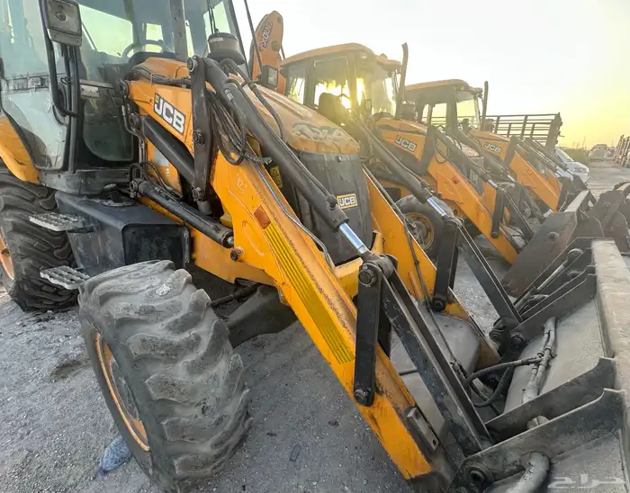 جي سي بي عرجاء ستة موديلات متفرقة 2