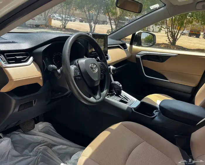 تويوتا رافور بنزين دبل موديل 2022 5