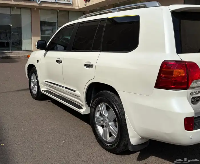 جيب لاند كروزر 2015 فل كامل GXR3 v8. عام 60 2
