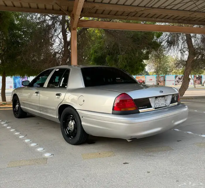 فورد فكتوريا 2005 5