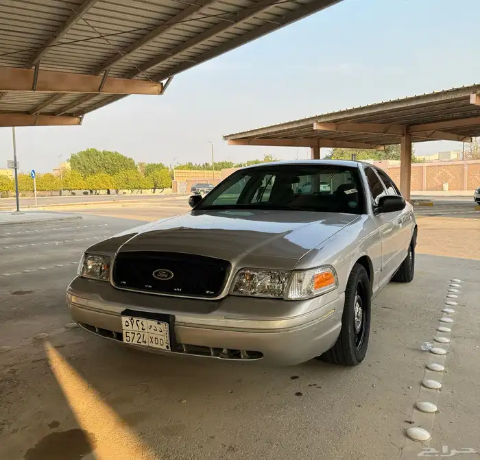 فورد فكتوريا 2005 1