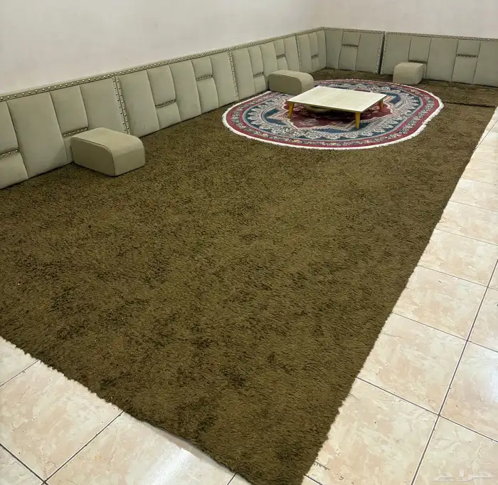 جلسه ارضيه مع فرشه و طاوله 0