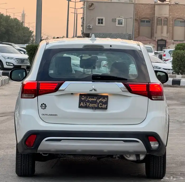 ميتسوبيشي اوتلاندر 2020 7مقاعد 4