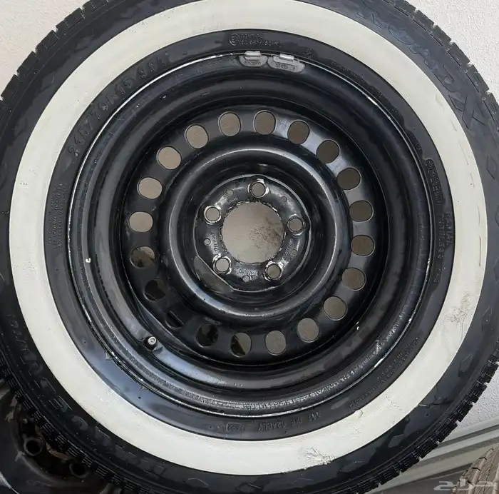 جنوط مرسيدس تركب على هايلوكس 2005 وتحت نظيفة وعلى الشرط 0