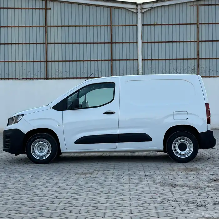 بيجو فان بارتنر 2021 باص بضاعه ديزل 3