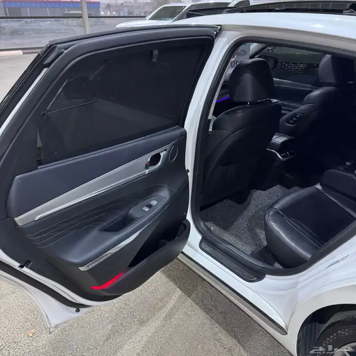 ازيرا 2020 فل كامل اعلى فئه ( 6 سلندر ) بدي وكاله 15