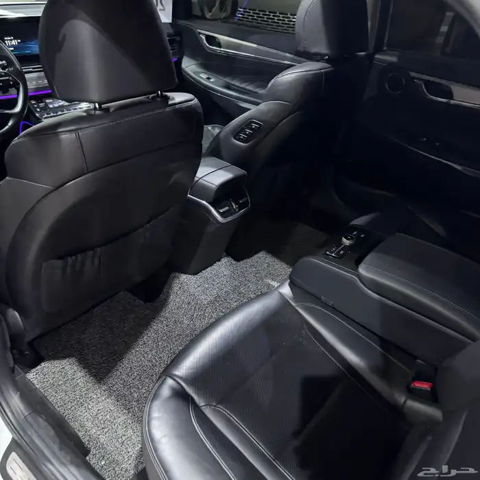 ازيرا 2020 فل كامل اعلى فئه ( 6 سلندر ) بدي وكاله 17