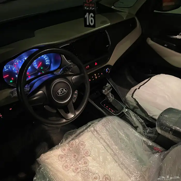 كيا كارينز 2016 نضيفه بحالة الوكاله 2