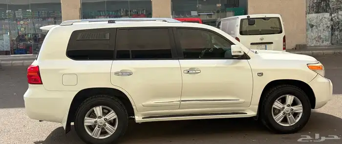 جيب لاند كروزر 2015 فل كامل GXR3 v8. عام 60 8