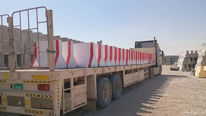 حواجز خرسانية نيوجرسي سفتي مصدات قواعد انارة مناهل 5