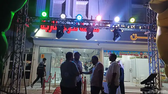 متخصصون في تنظيم الحفلات وتجهيز الافتتاحيات تركيب تراس 4