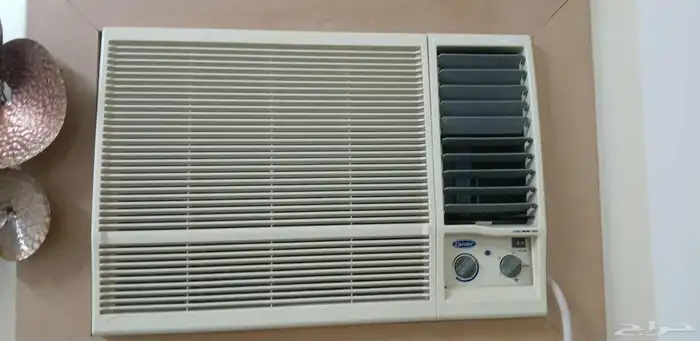 للبيع مكيفات شباك ومضلات كراج 4