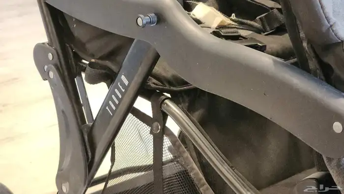 للبيع عربة أطفال مزدوجة ماركة جونيور Junior - بحاله ممتازه 3