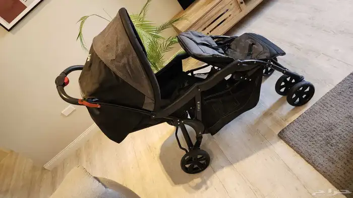 للبيع عربة أطفال مزدوجة ماركة جونيور Junior - بحاله ممتازه 1