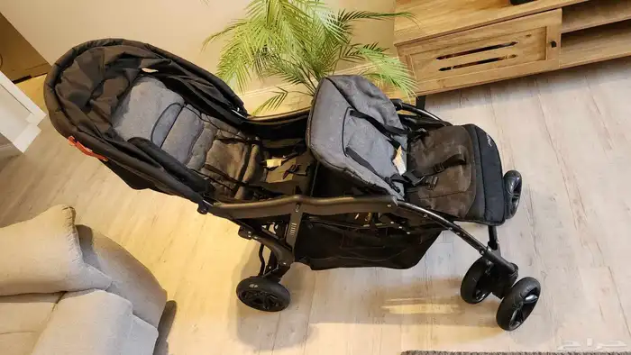 للبيع عربة أطفال مزدوجة ماركة جونيور Junior - بحاله ممتازه 0