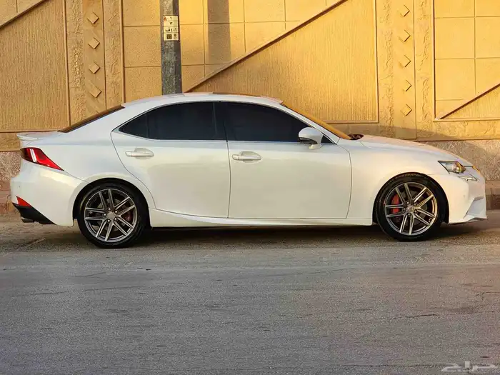 لكزس is350 ممشي 288 الف  2015 2