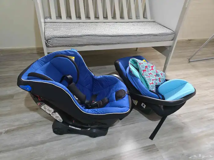 سرير اطفال مع كرسي سيارة 2