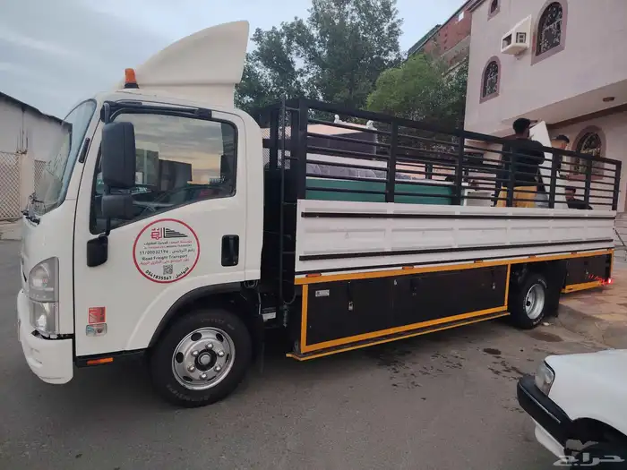 سياره دينا 6متر في في الدمام وابحث عن رد اللي مكه أو جده 1