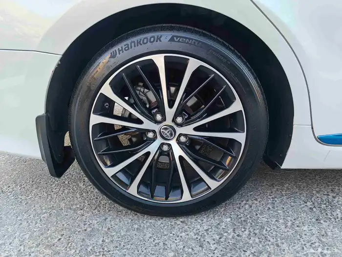 تويوتا كامري هايبرد GLE فل اوبشن موديل 2019 م 10