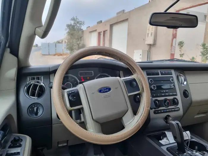 فورد اكسبيدشن 2013 8