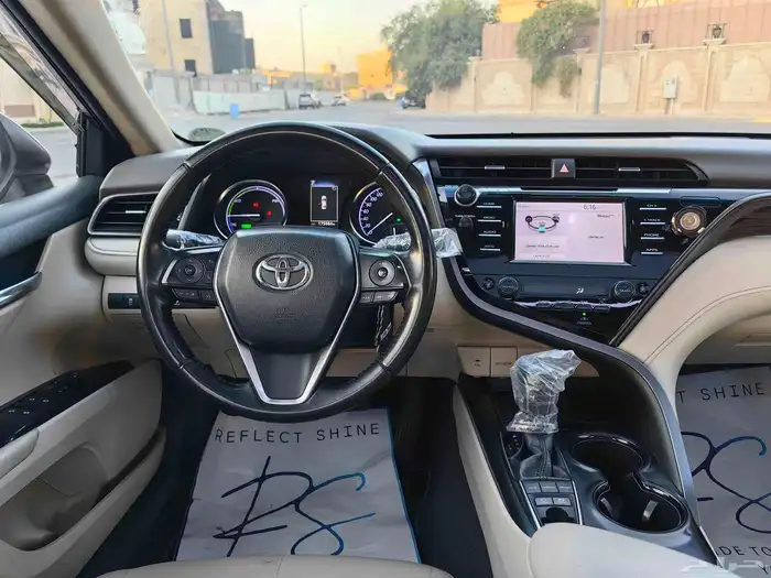 تويوتا كامري هايبرد GLE فل اوبشن موديل 2019 م 20