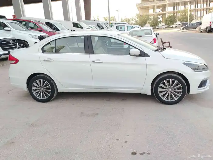 سوزوكي سياز 2023 3